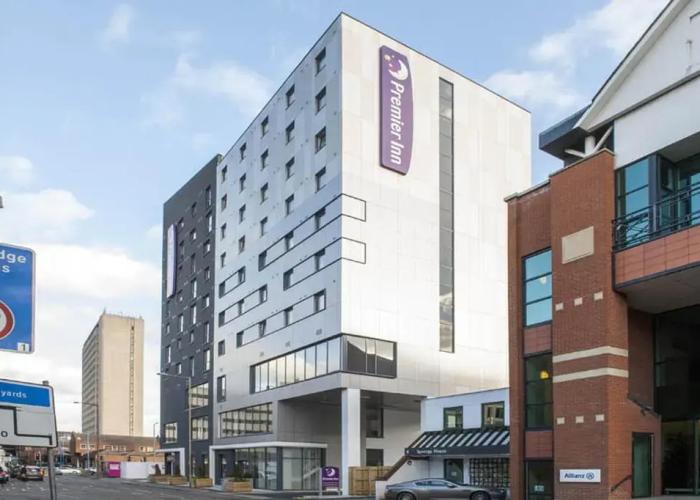 Premier Inn Woking Town Centre