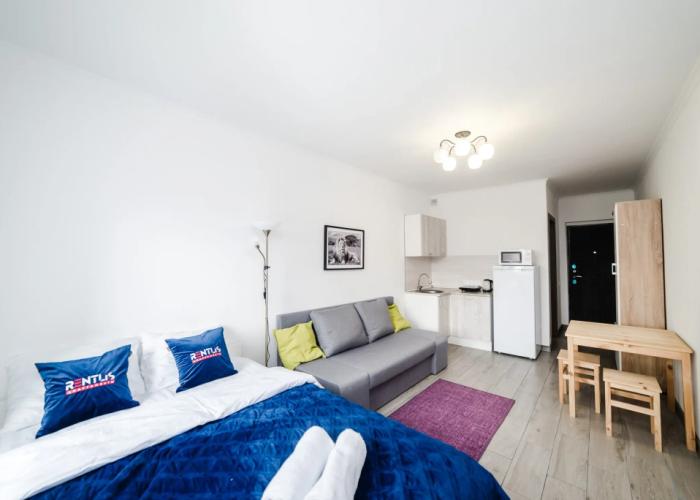 Apatrkhaus na Initsiativnoy Apartments