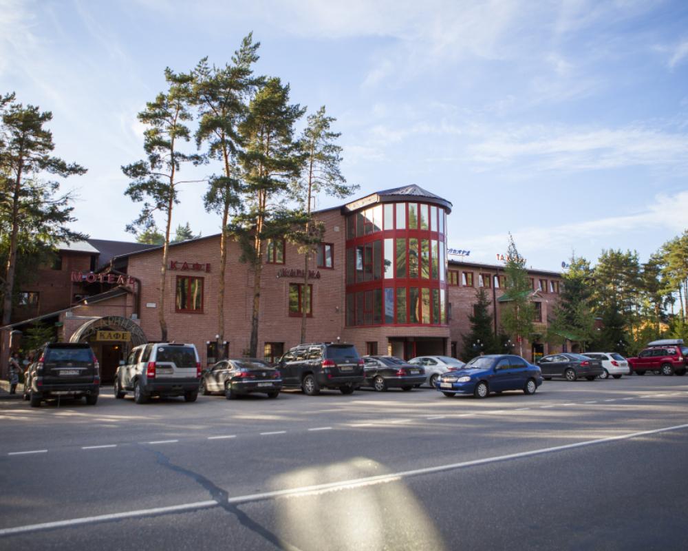 Karina Hotel