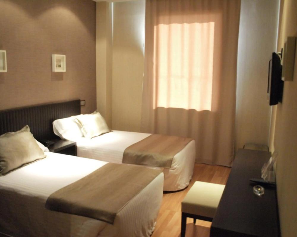 фото Hotel Dinastía