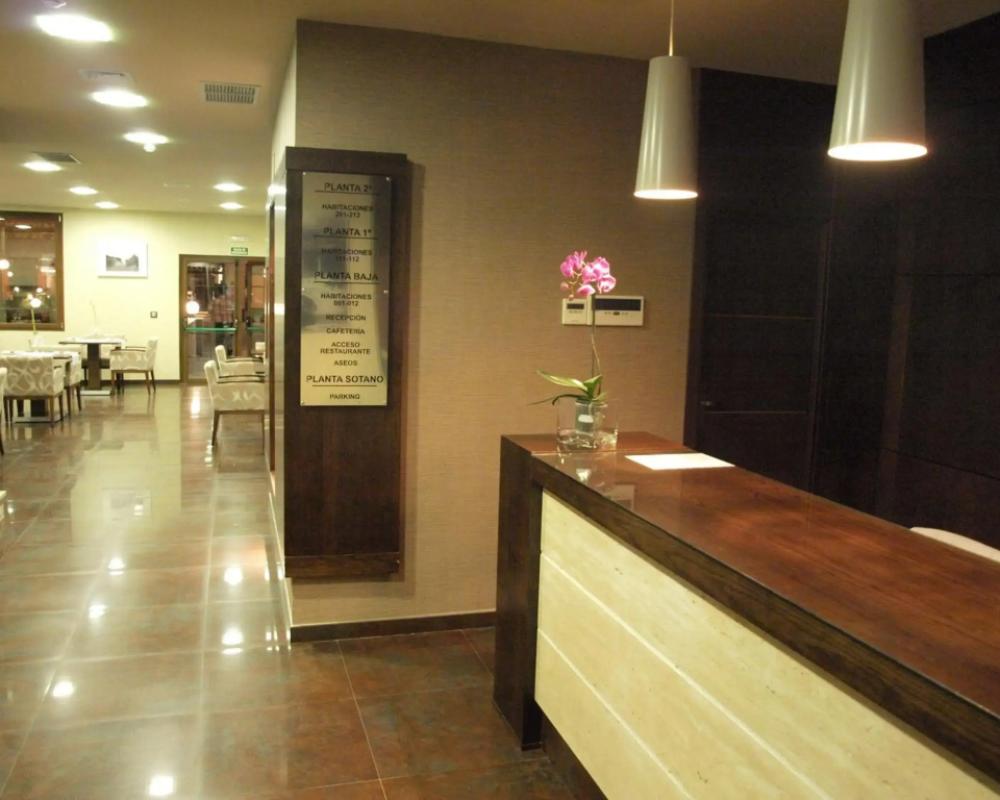 фото Hotel Dinastía