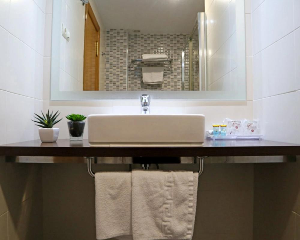 фото Hostal Carlos III
