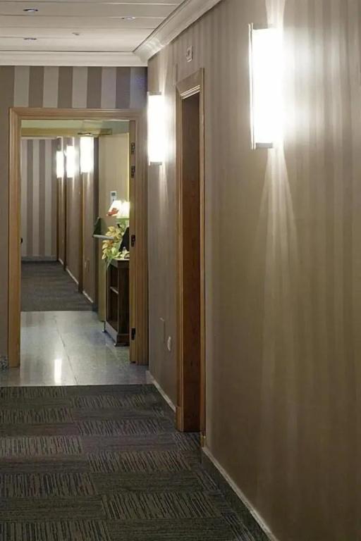 фото Hostal Carlos III