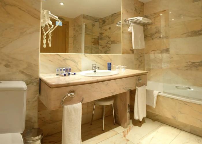 Hotel AR Parquesur