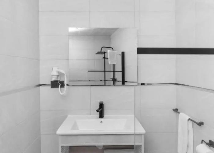 Melanj Airport Hotel