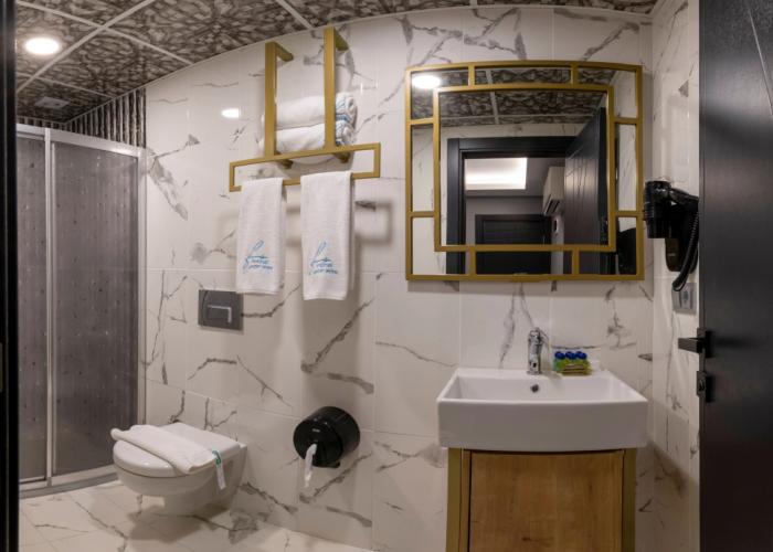 Fly And Stay Airport Hotel