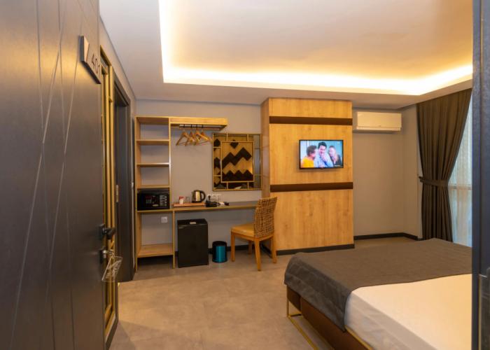 Fly And Stay Airport Hotel