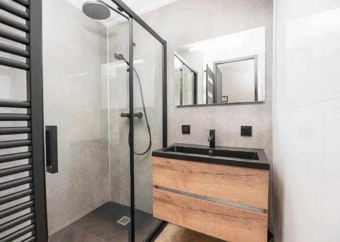 House With Three Bathrooms, on a Holiday Park
