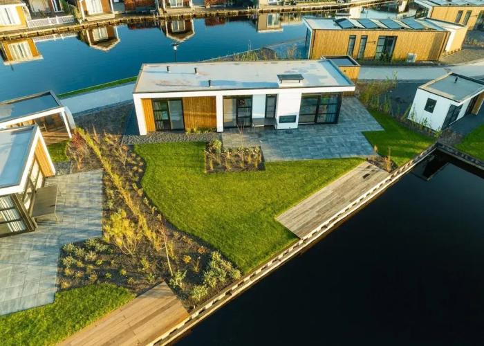House With Three Bathrooms, on a Holiday Park