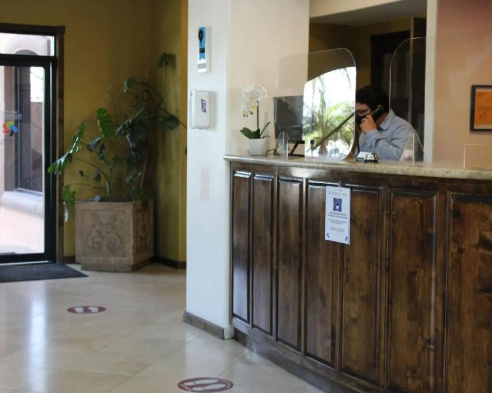 фото Estancia Inn