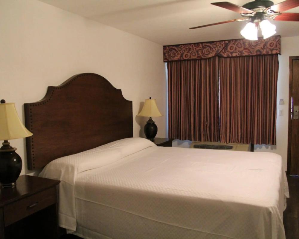 фото Estancia Inn