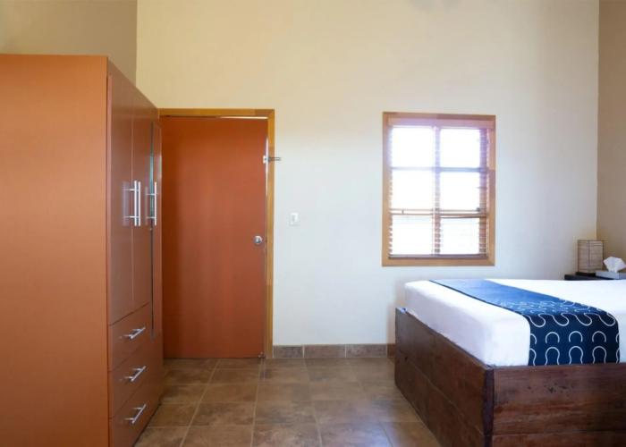 Capital O Hotel Villa Azura