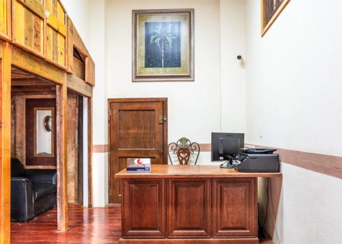 Capital O Hotel Villa Azura