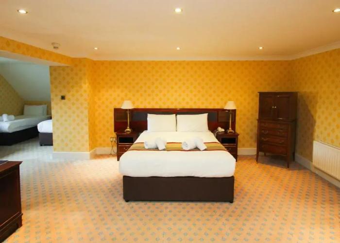 The Holt Hotel