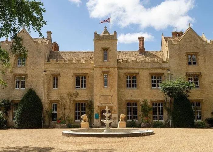 Weston Manor Hotel