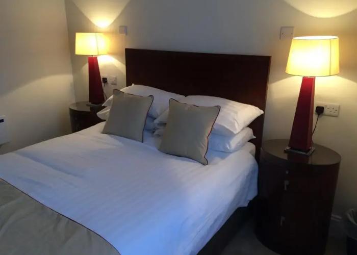 Kings Park Hotel