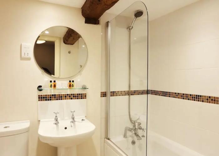 Broom Hall Inn