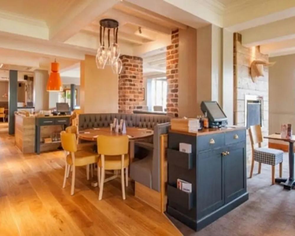 фото Premier Inn Evesham