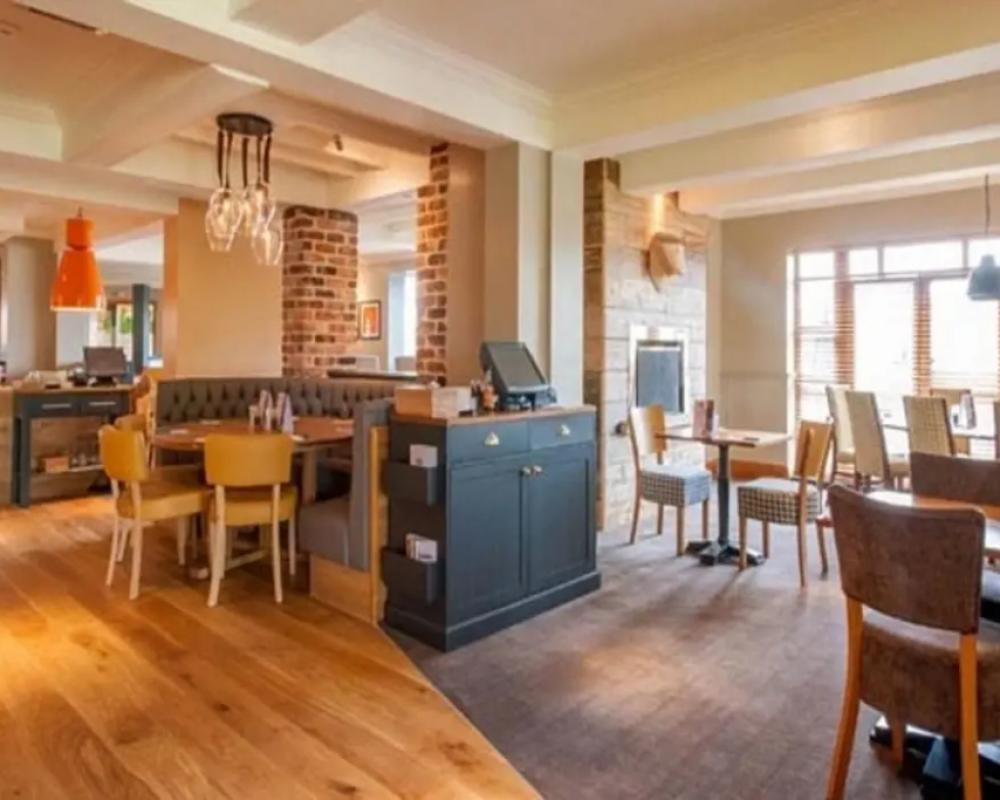 фото Premier Inn Evesham