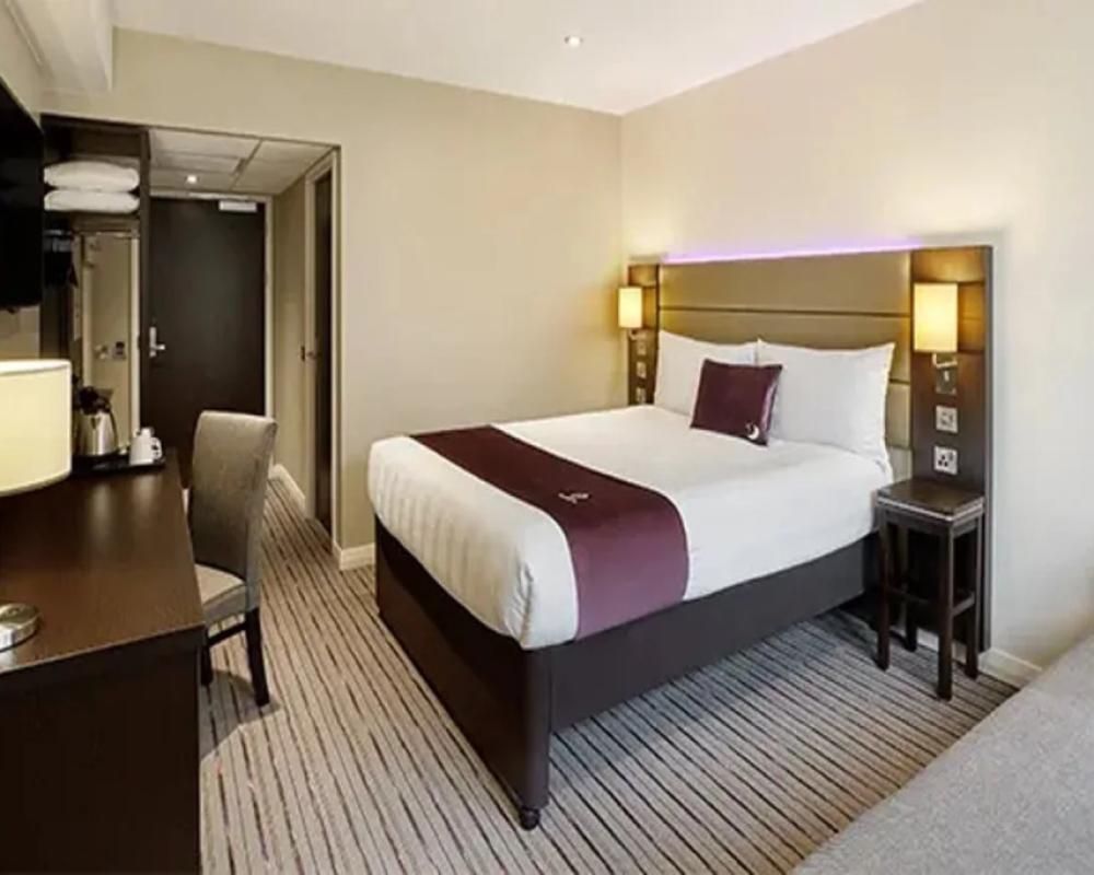 фото Premier Inn Evesham