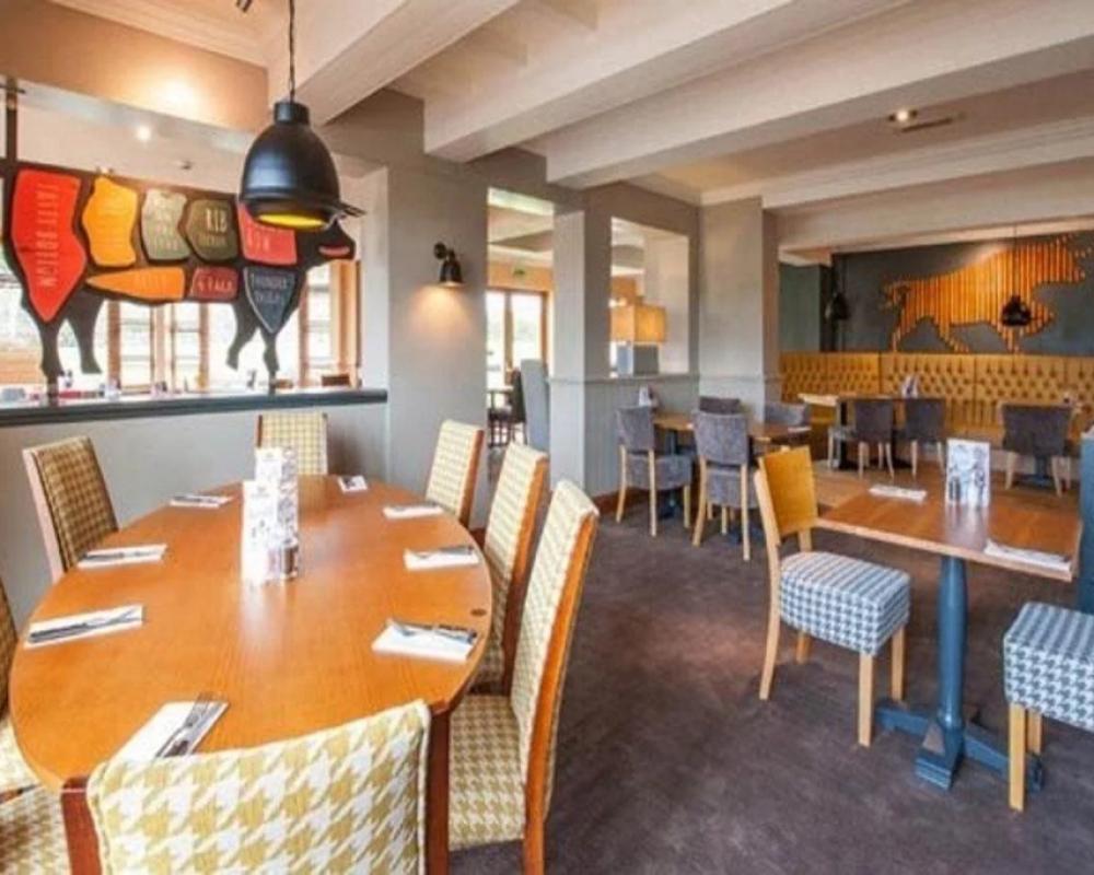 фото Premier Inn Evesham