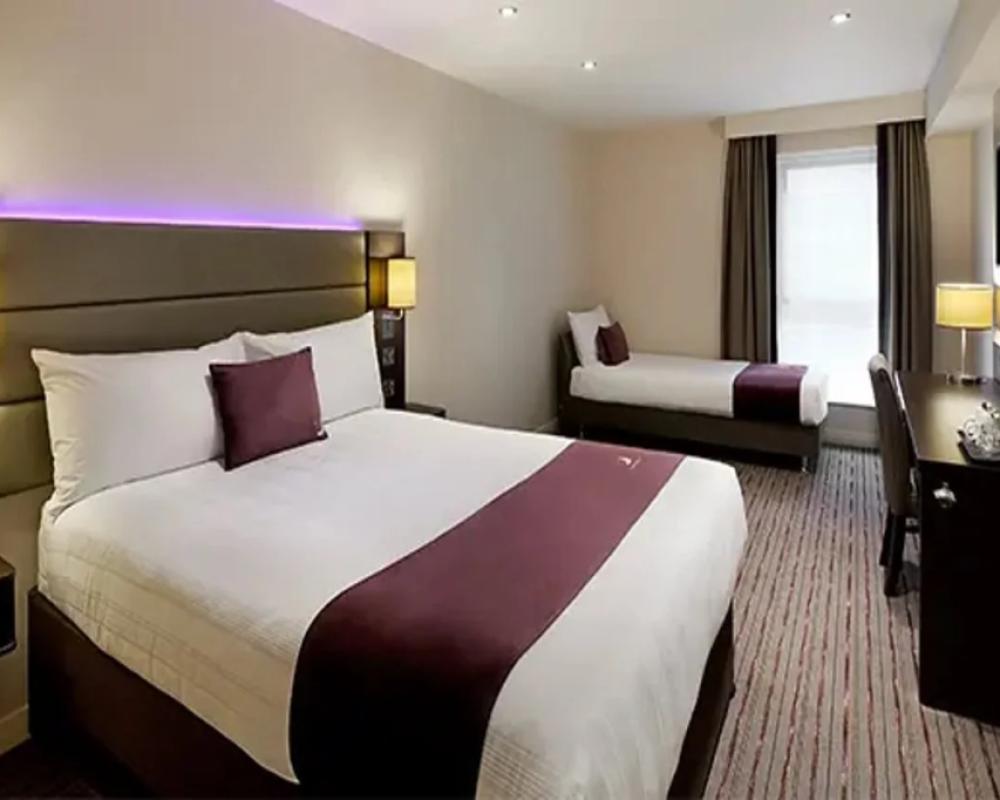фото Premier Inn Evesham