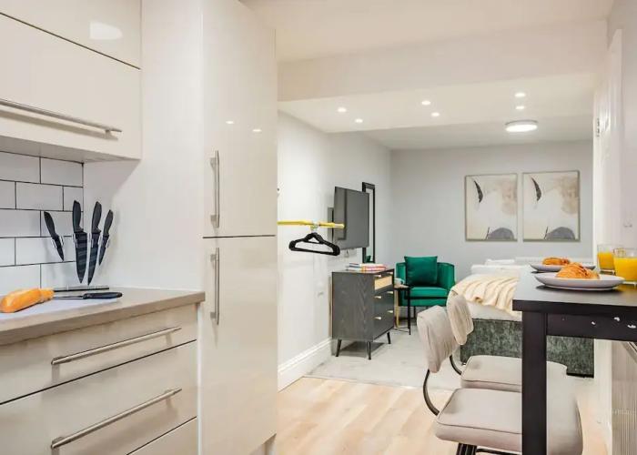 Host Stay Bridge Street Studio