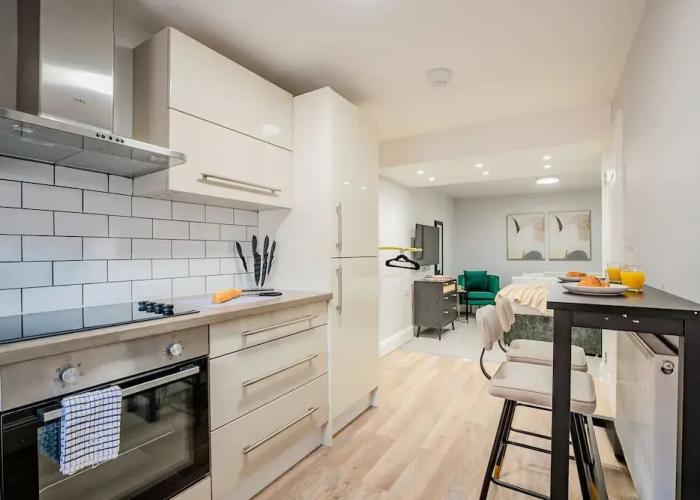 Host Stay Bridge Street Studio