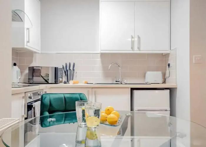 Host Stay Bridge Street Studio Apartment