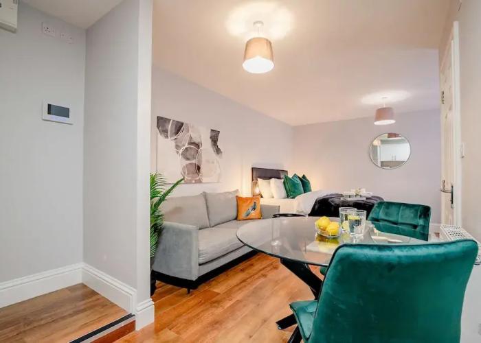 Host Stay Bridge Street Studio Apartment