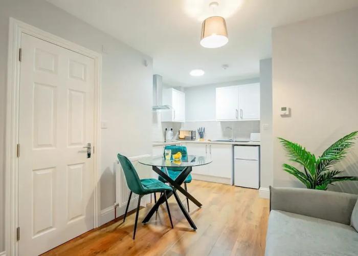 Host Stay Bridge Street Studio Apartment