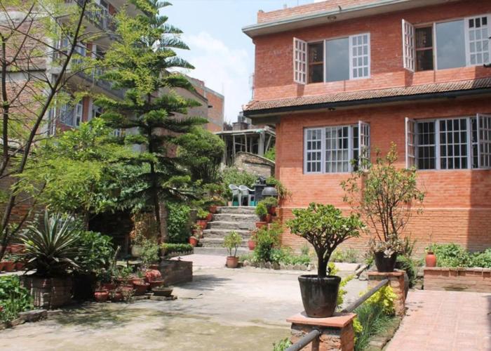 Pradhan House Homestay with Garden