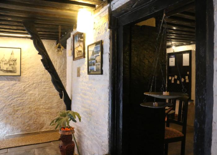 Hira Guest House