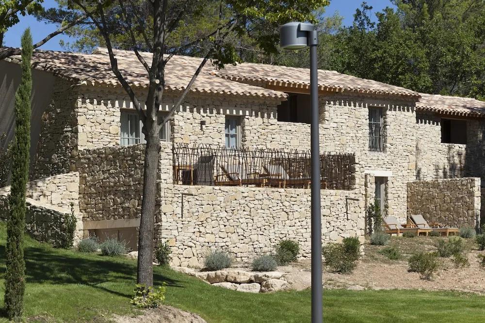 Le Mas des Herbes Blanches