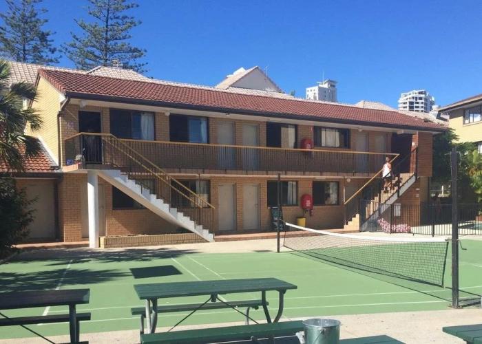 Maxmee Resort (formally Surfers Paradise Backpackers)