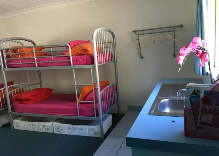 Maxmee Resort (formally Surfers Paradise Backpackers)