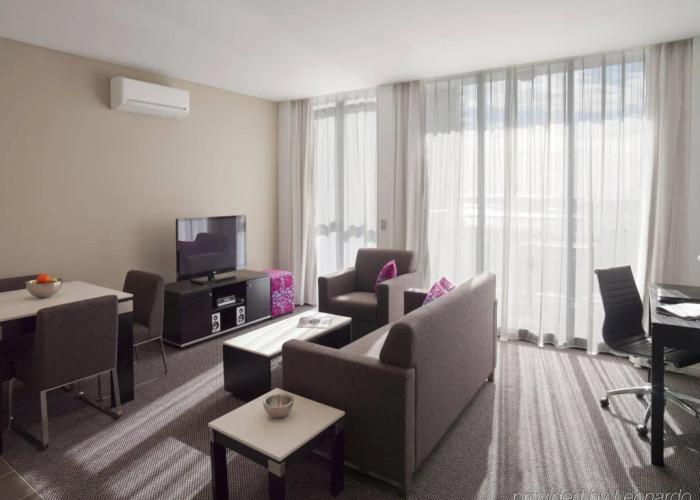Meriton Suites Southport, Gold Coast