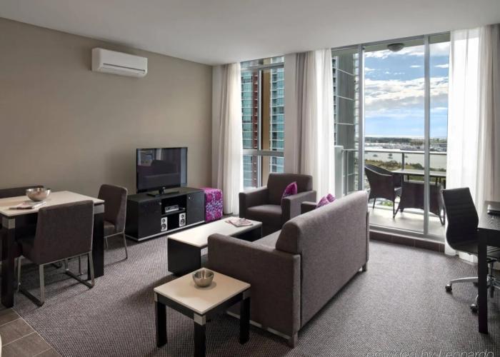 Meriton Suites Southport, Gold Coast