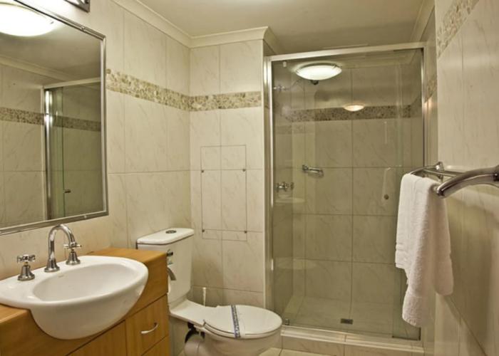 Aristocrat Apartments