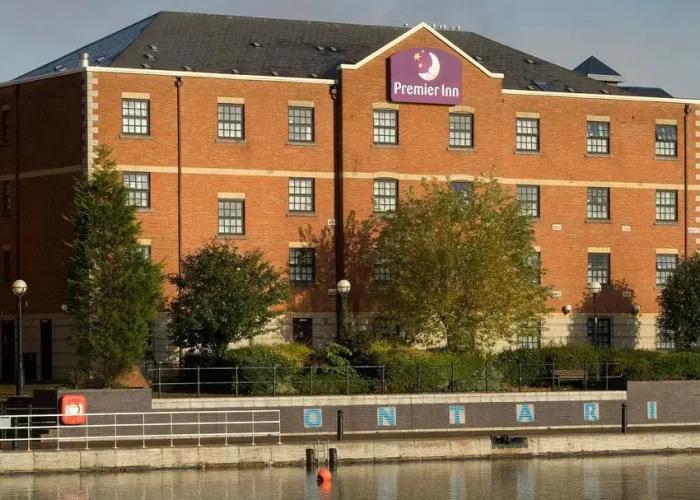 Premier Inn Manchester Salford Quays