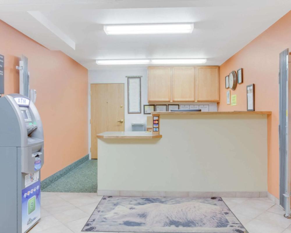 Super 8 by Wyndham Cooke City Yellowstone Park