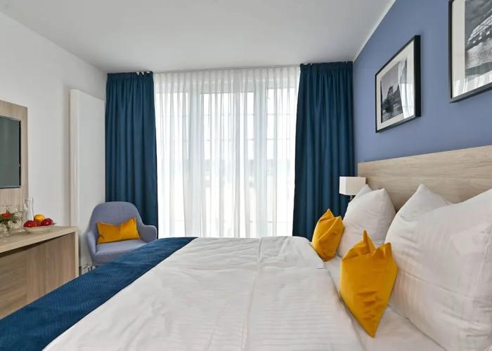 Hotel HotelHafenWedel
