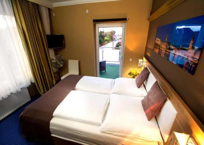 C&S Hotel