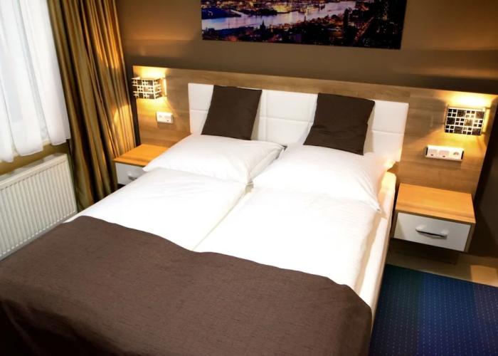 C&S Hotel