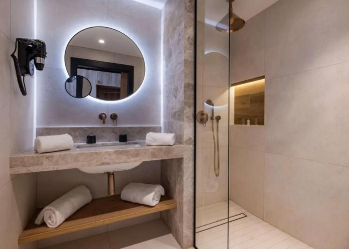 GOLDEN TULIP LYON OUEST TECHLID - Hotel & Spa