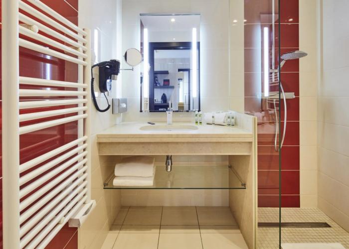 Kyriad Prestige Lyon Est - Saint Priest Eurexpo Hotel and Spa