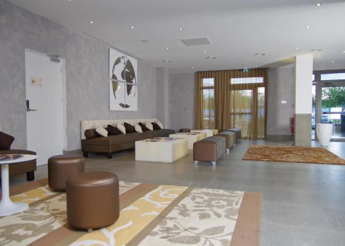 Kyriad Prestige Lyon Est - Saint Priest Eurexpo Hotel and Spa