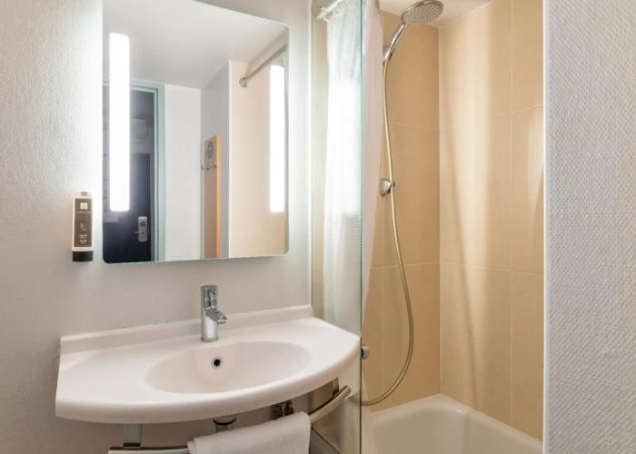 B&B HOTEL Lyon Saint-Priest