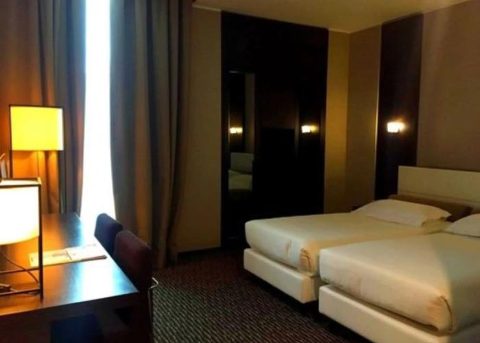 H2C Hotel Milanofiori