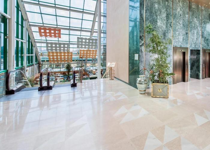 Royal Garden Hotel